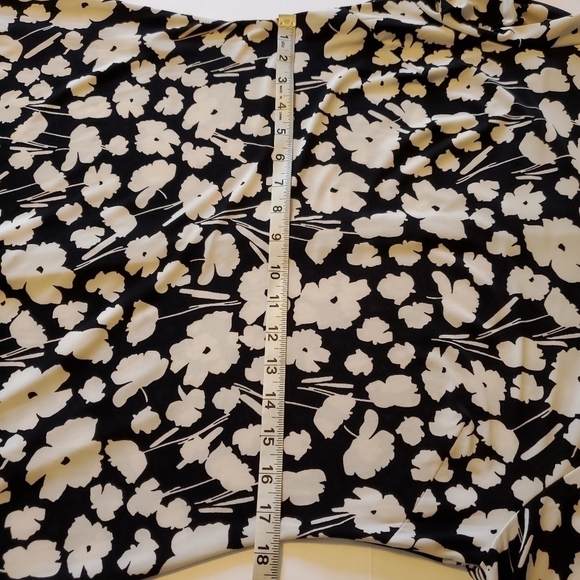 Tommy Hilfiger Black/White Floral Bell Sleeve Dress Sz 12 - Picture 7 of 12